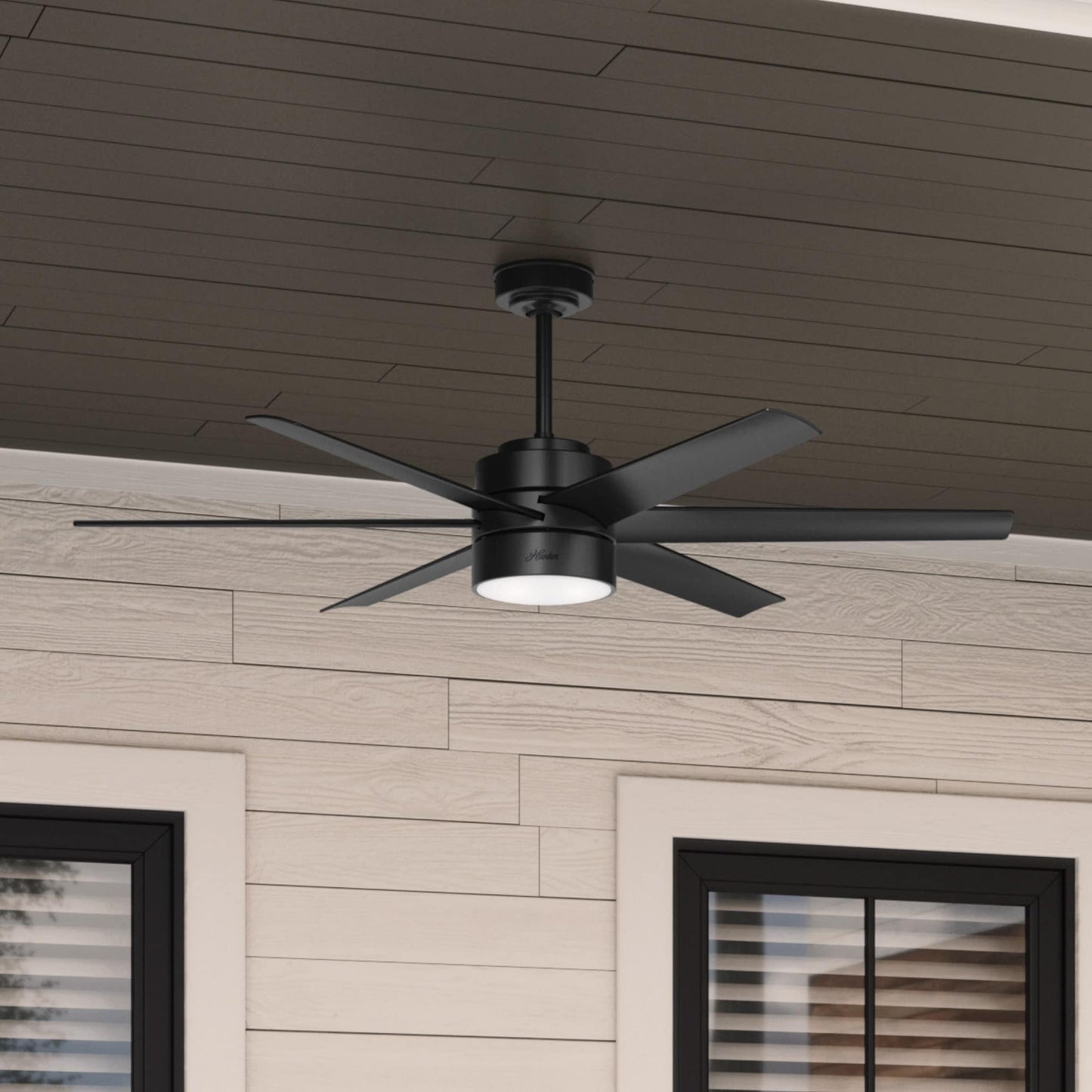 Hunter Solaria ENERGY STAR 60-in Integrated LED Outdoor Matte Black with Matte Black Blades Ceiling Fan With Light ( 6 -Blade ) 2366522