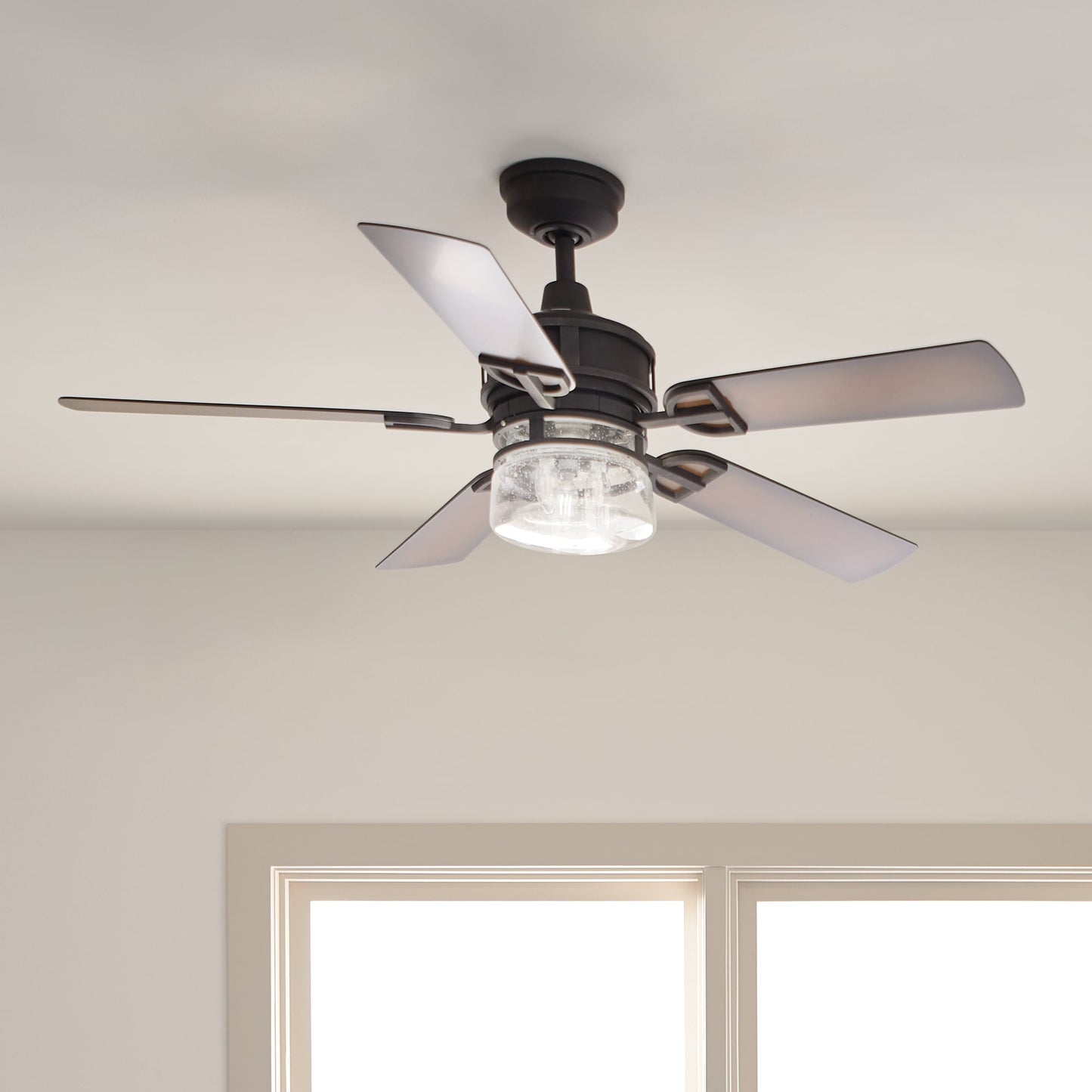 Kichler Lyndon 52-in Outdoor Distressed Black with Walnut Shadowed/Light Walnut Blades Ceiling Fan With Light - Remote Included ( 5 -Blade ) 2535575