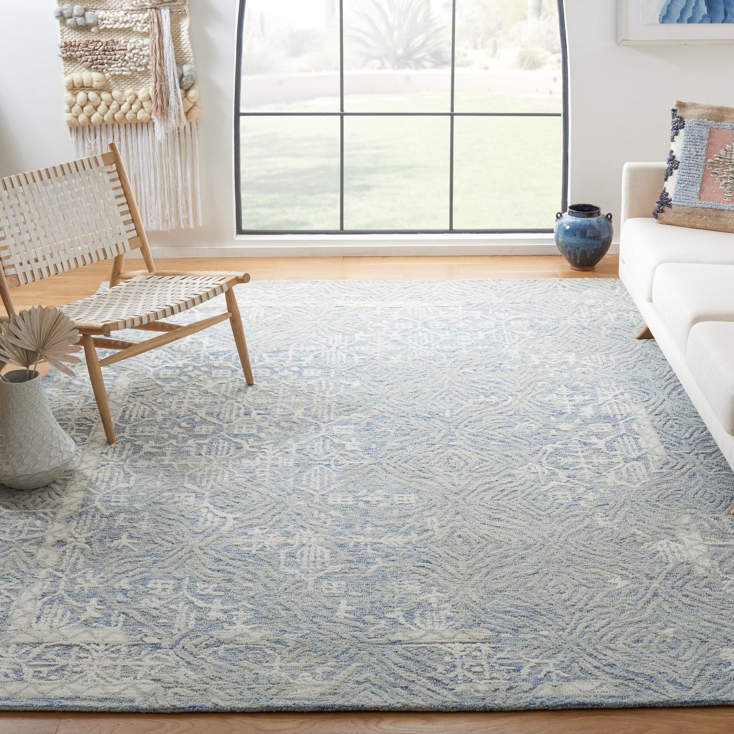 Safavieh Metro Tiya 8 x 10 (ft) Tufted Wool Blue/Ivory Rectangular Indoor Distressed/Overdyed Vintage Spot Clean Only Area rug