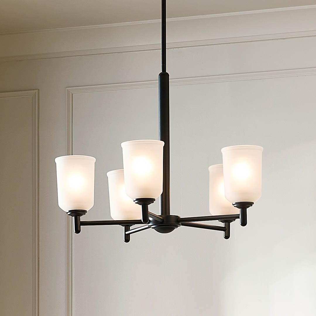 Kichler Shailene 5 -Light Black Transitional For Use in Bedrooms, Dining Rooms, Foyers, Kitchens, Living Rooms Chandelier 5271885
