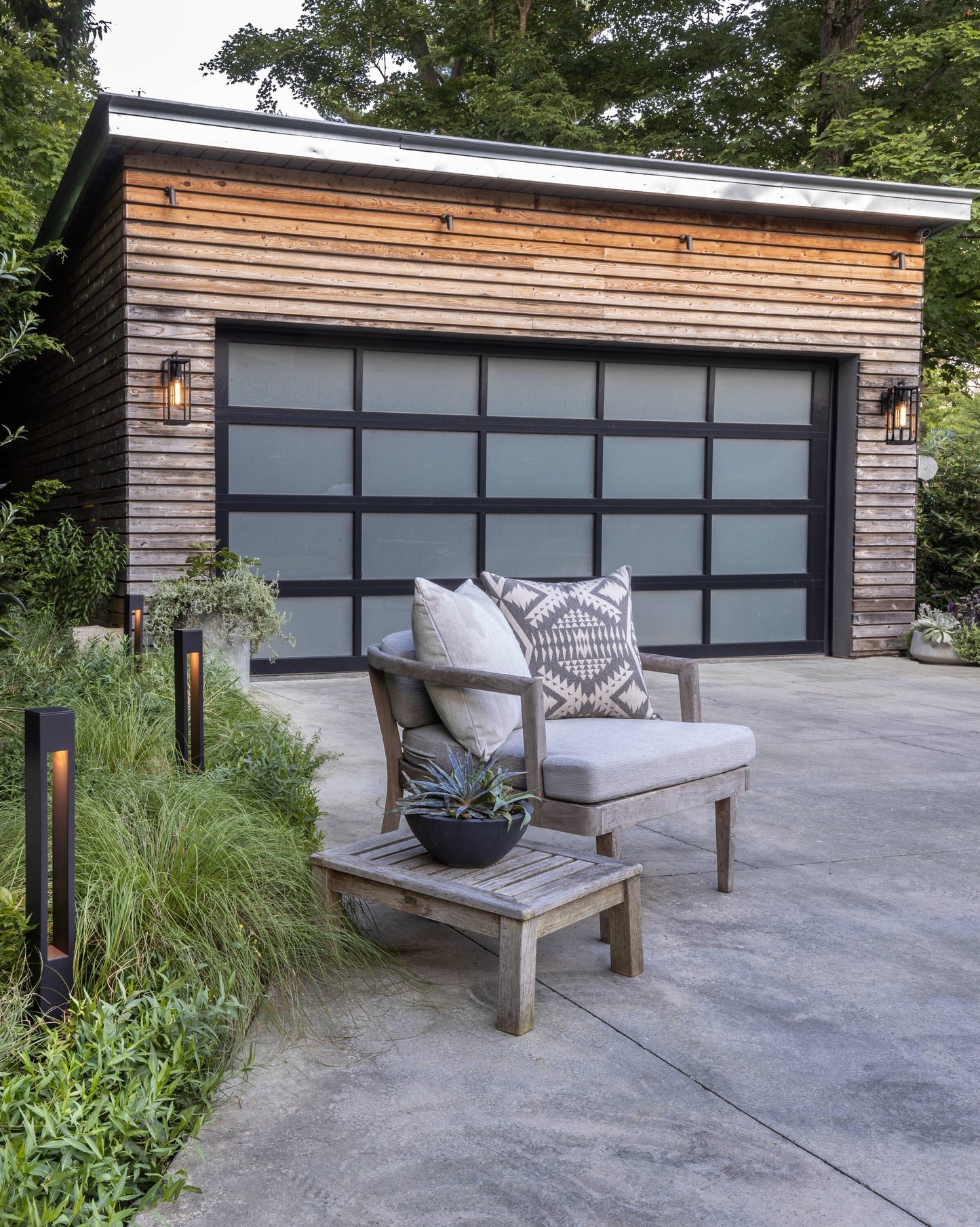 Hinkley Max 1 -Light 18.5-in H Black Hardwired Integrated LED Outdoor Wall Light 5366262