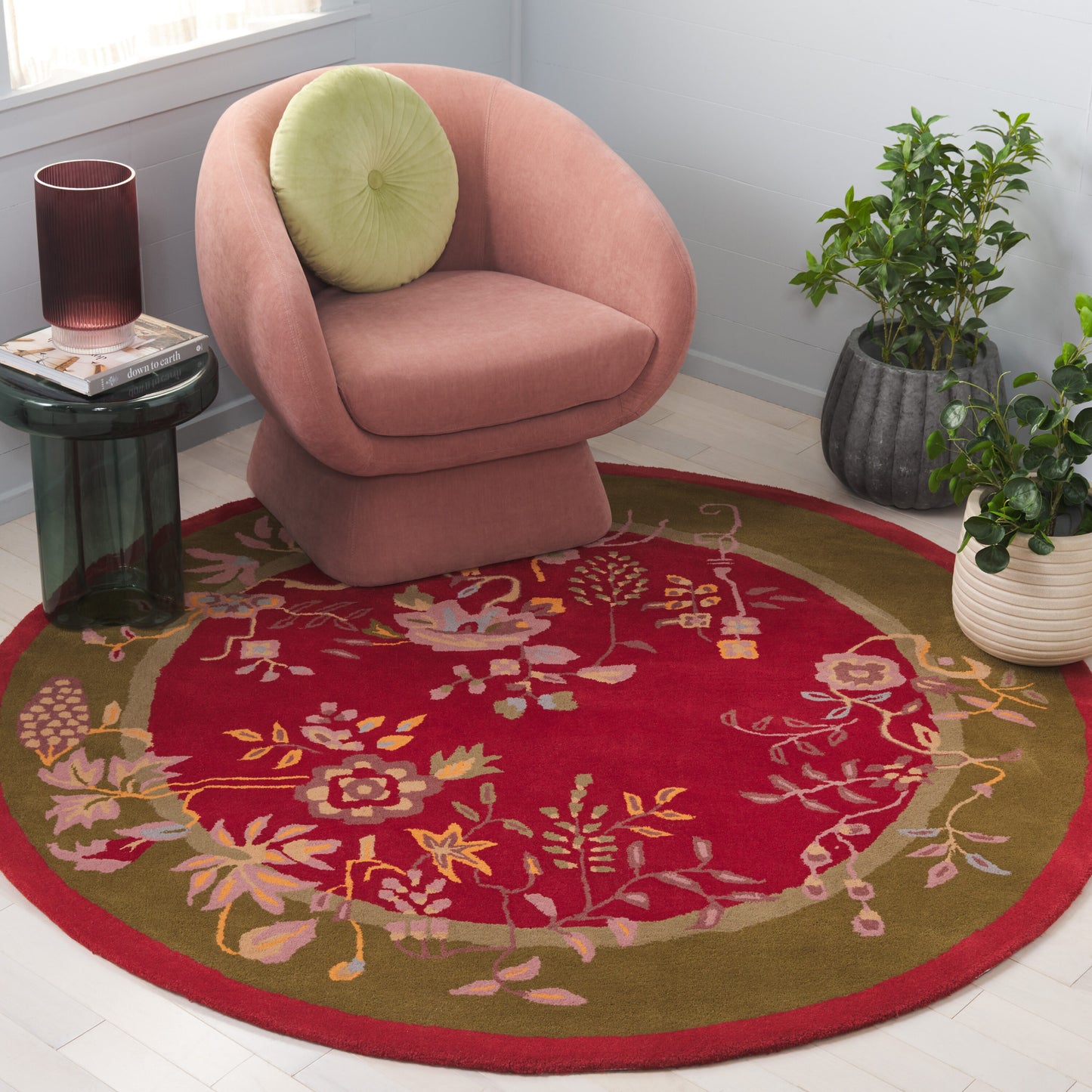 Safavieh Metro 725 Red/Green Antique 6ft x 6ft Round Rug