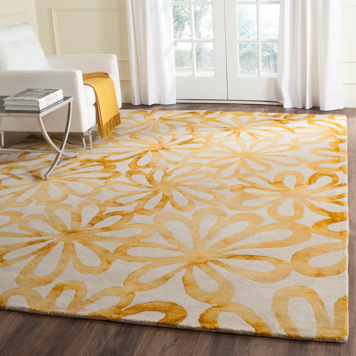 Safavieh Dip Dye 8 x 10 (ft) Tufted Wool Beige/Gold Rectangular Indoor Floral/Botanical Mid-Century Modern Professionally Clean Only Area rug